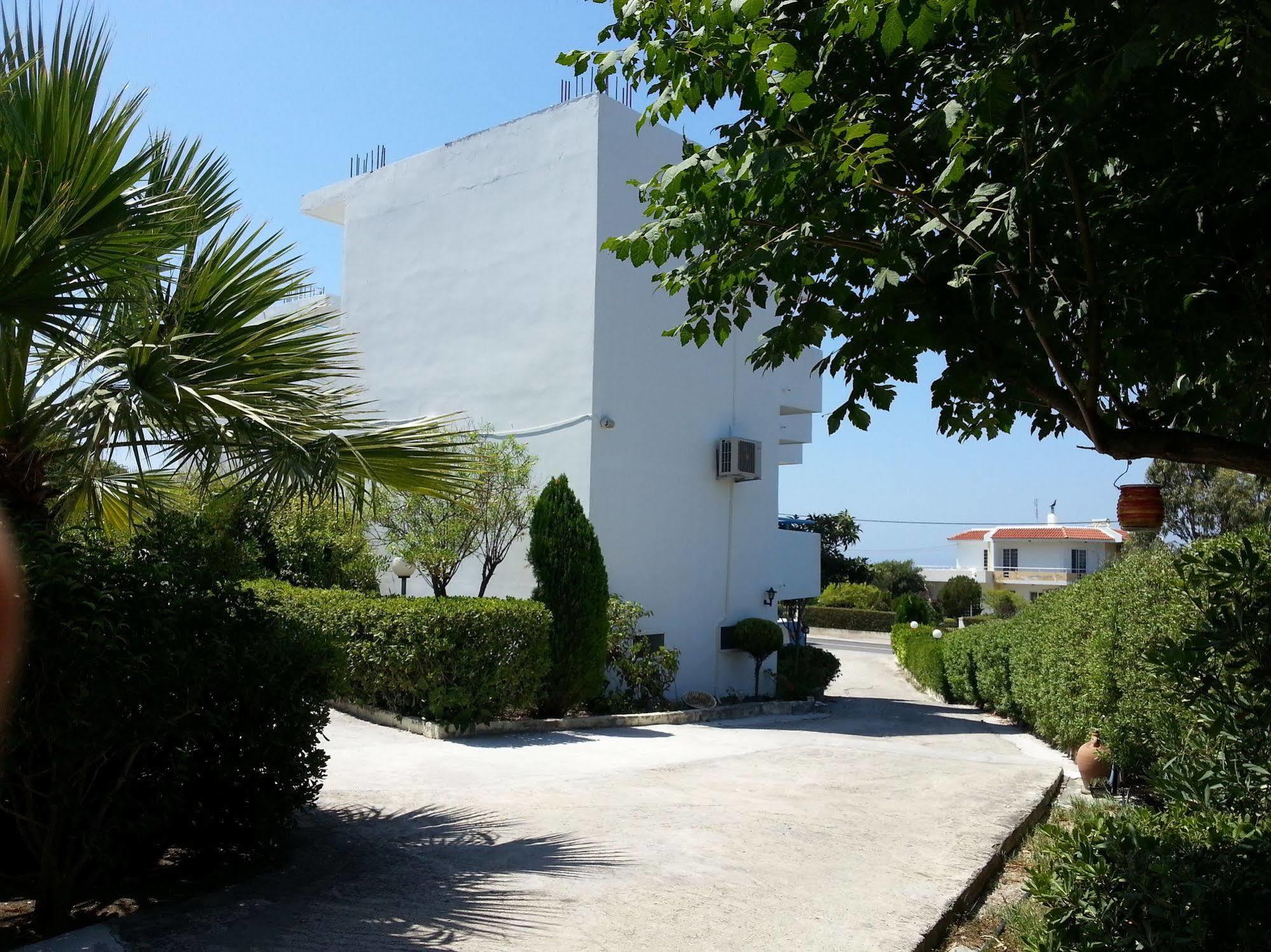 Saint George Ecotel Kalavárda Dış mekan fotoğraf
