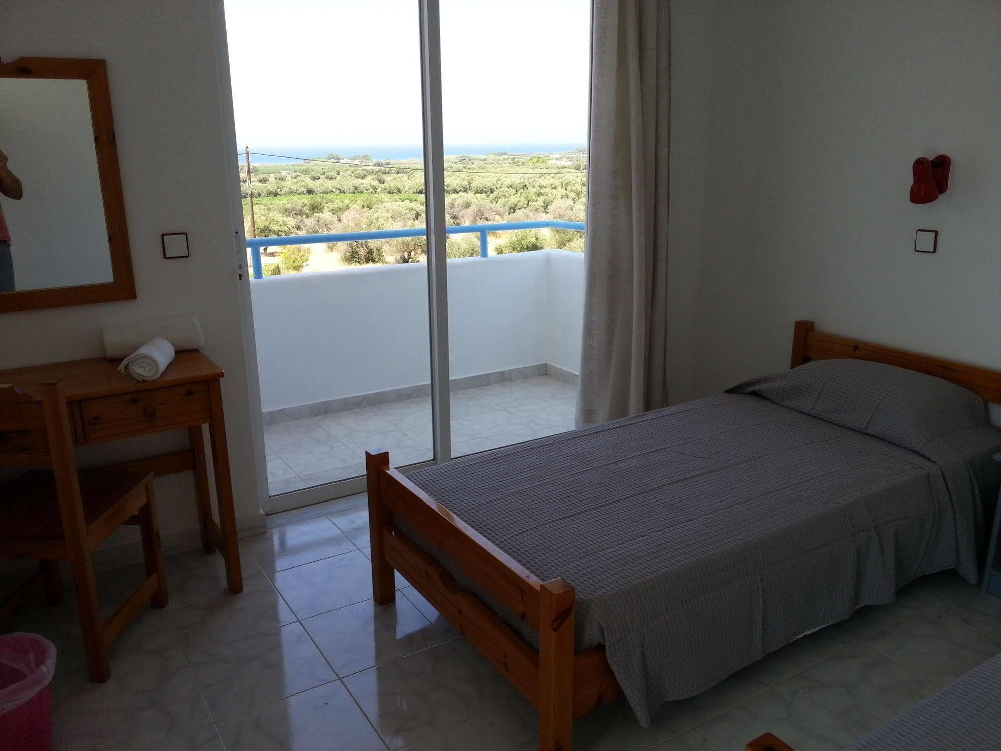 Saint George Ecotel Kalavárda Dış mekan fotoğraf