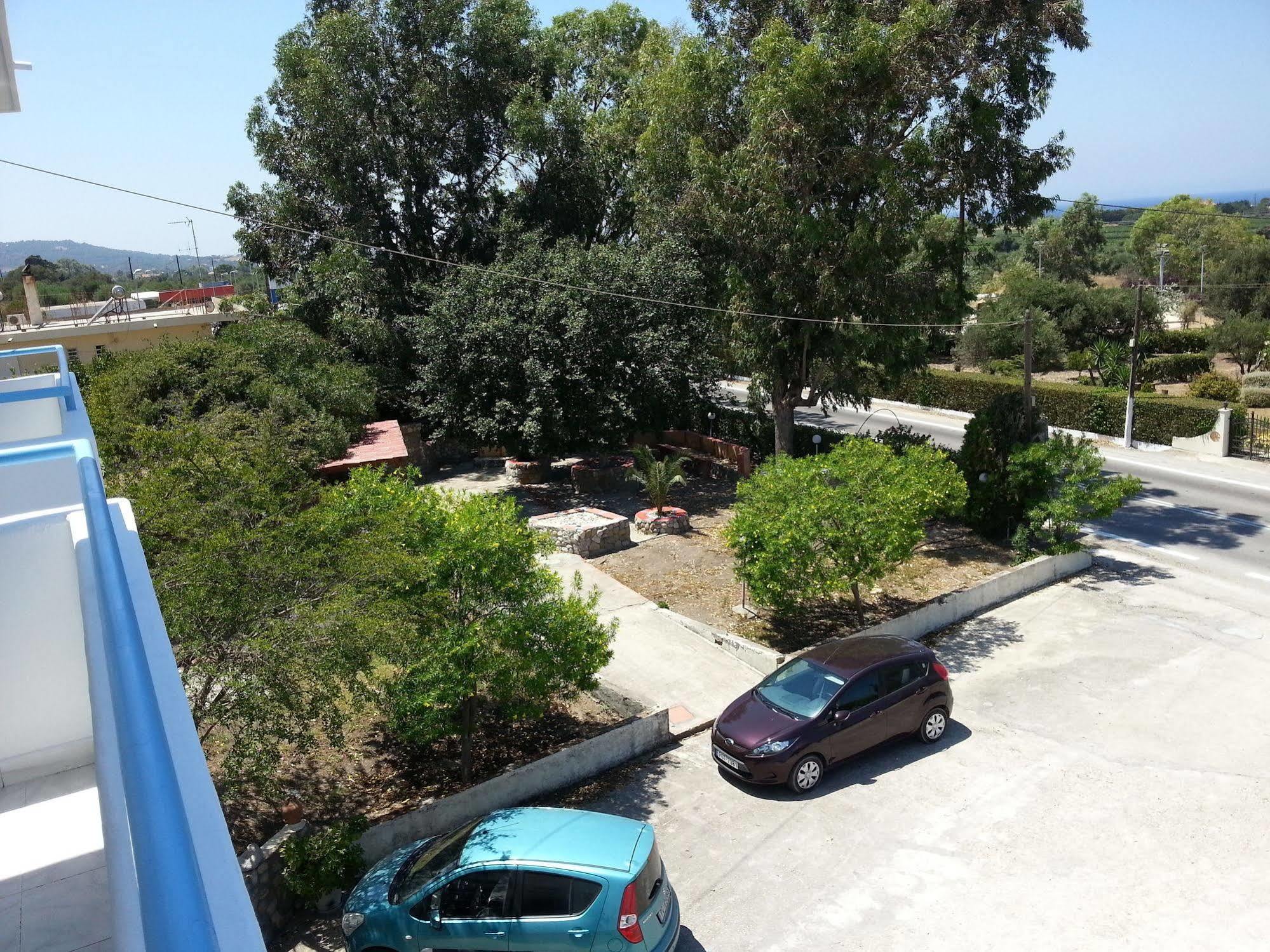 Saint George Ecotel Kalavárda Dış mekan fotoğraf