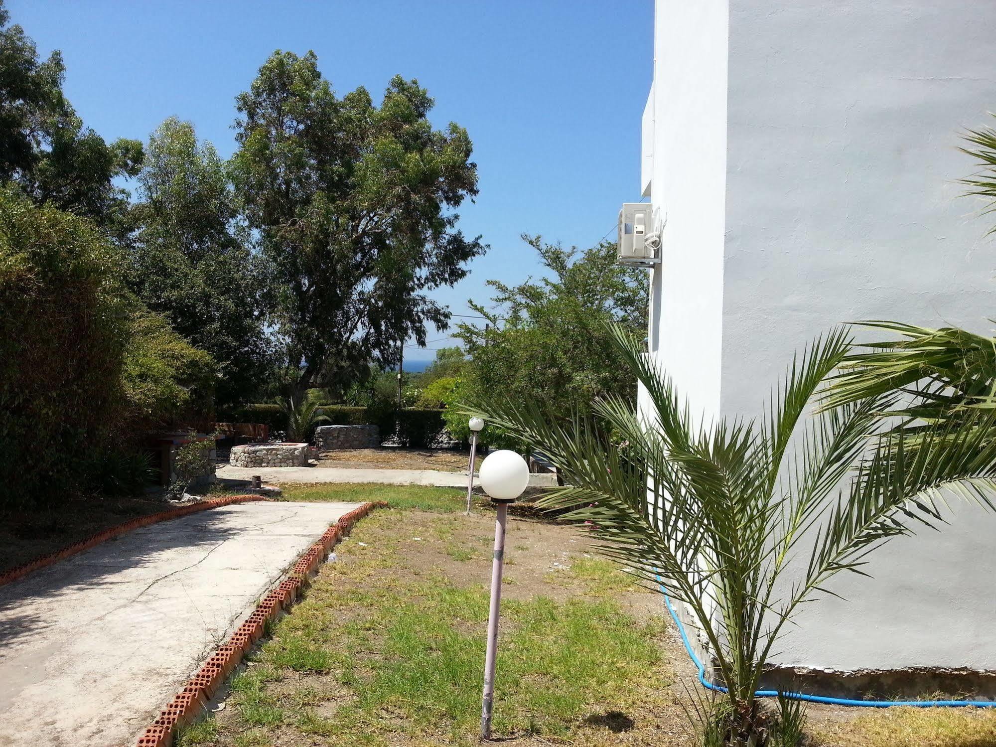 Saint George Ecotel Kalavárda Dış mekan fotoğraf
